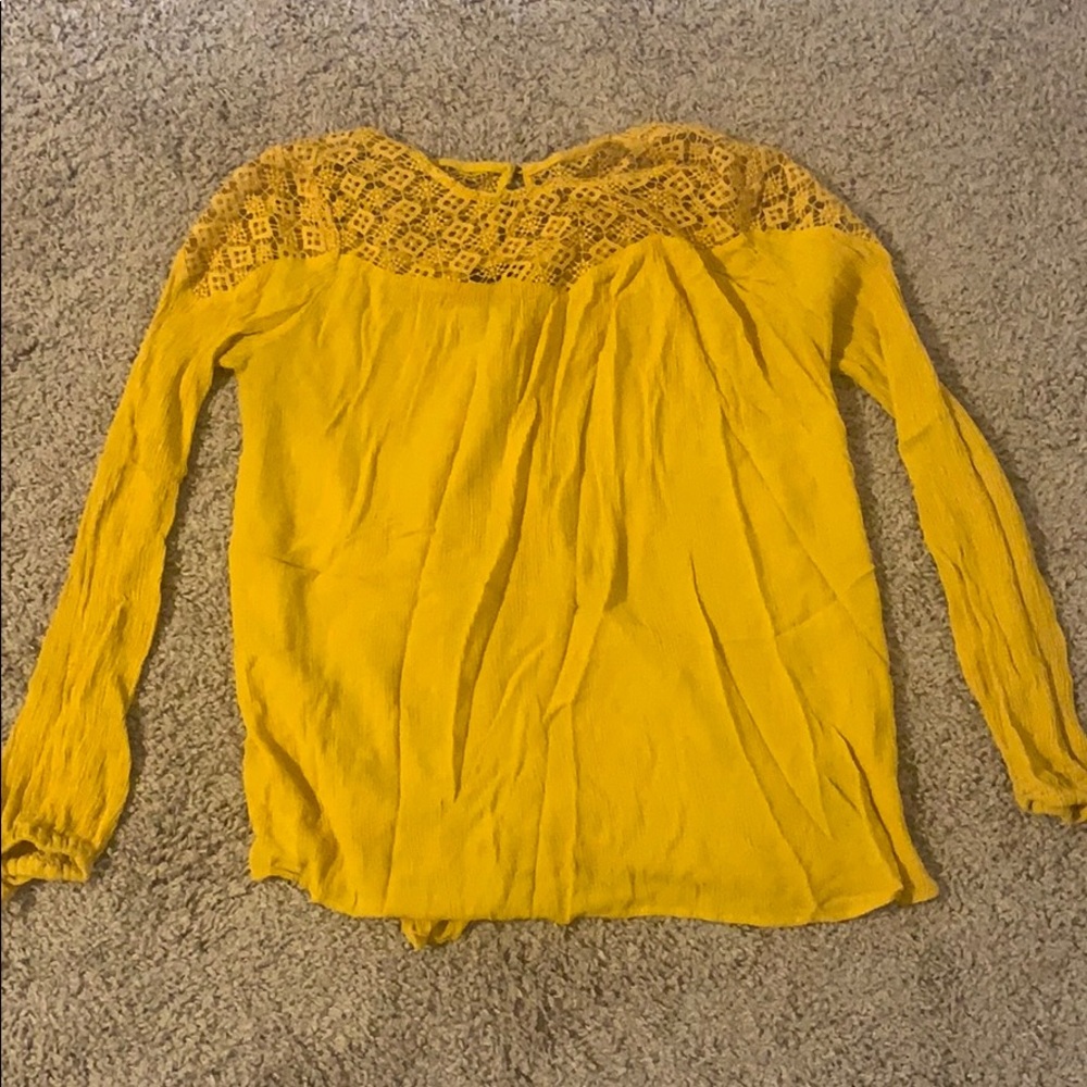 Yellow shirt!